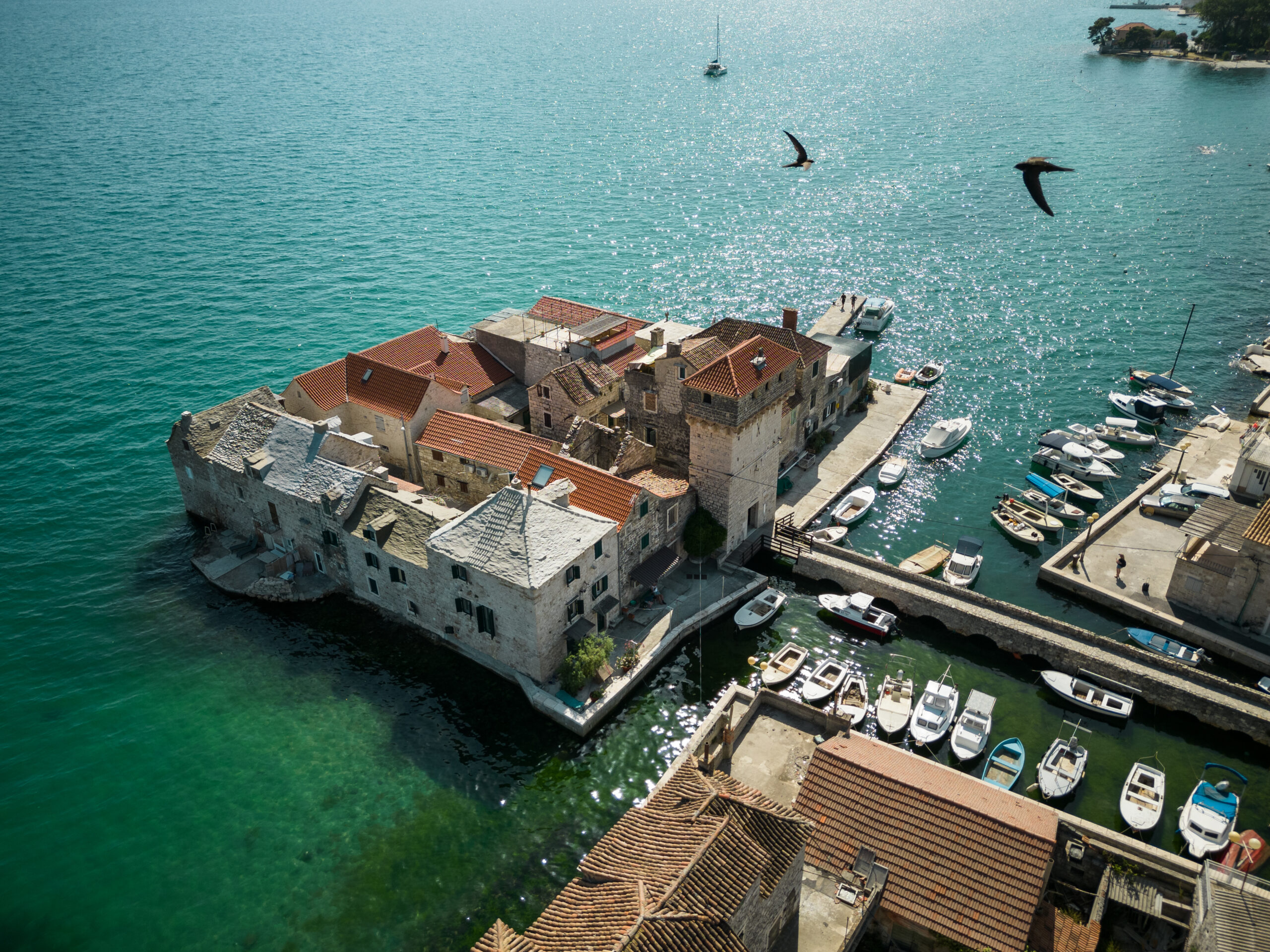 Kaštilac, kaštel, kaštela